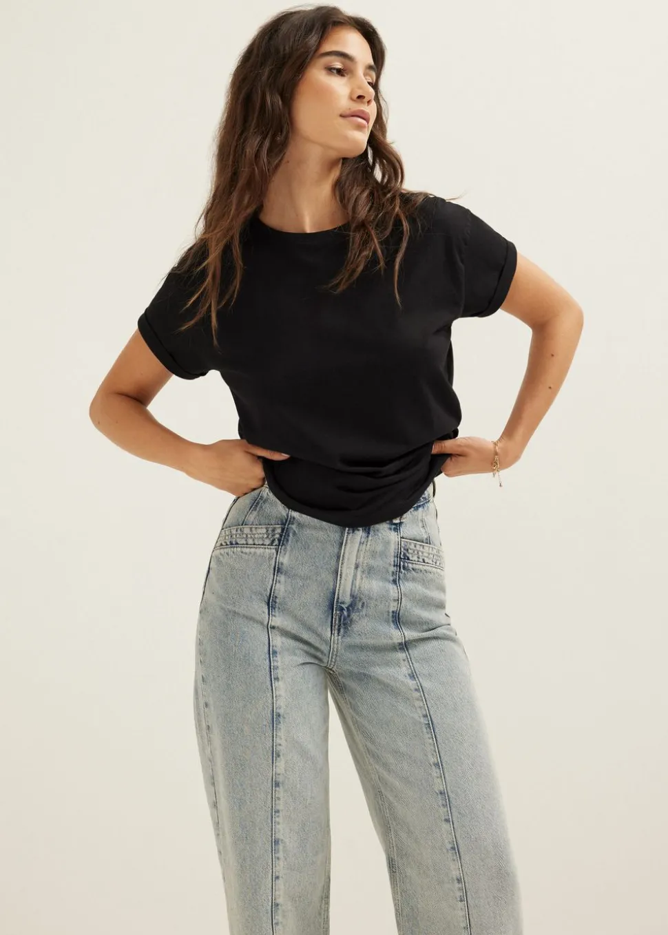 Basic T-shirt met opgerolde mouw