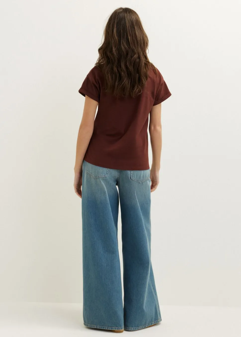 Basic T-shirt met opgerolde mouw