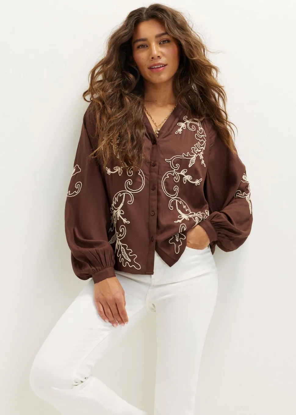 Blouse met borduursel