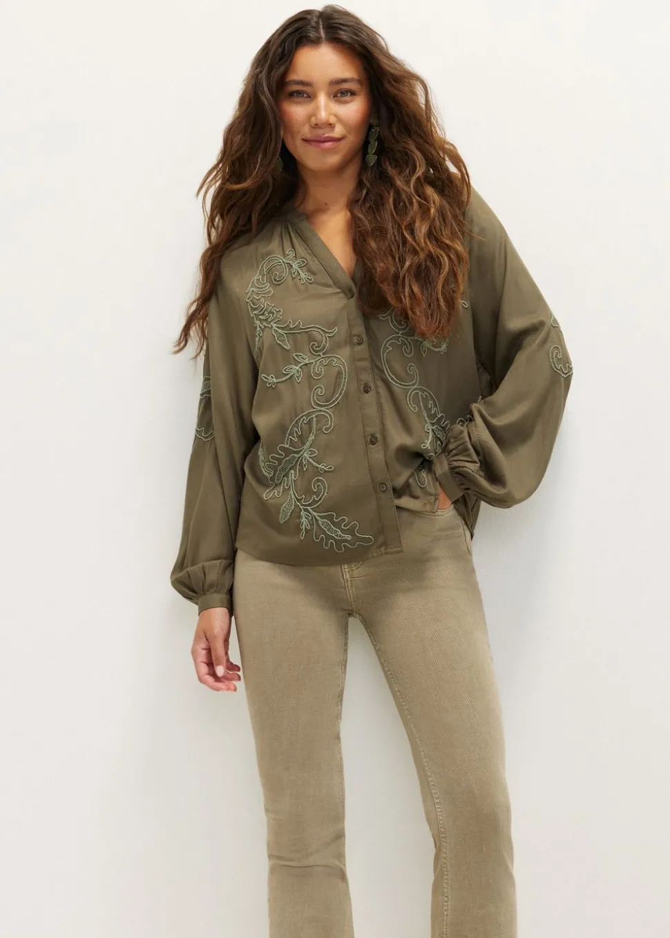 Blouse met borduursel