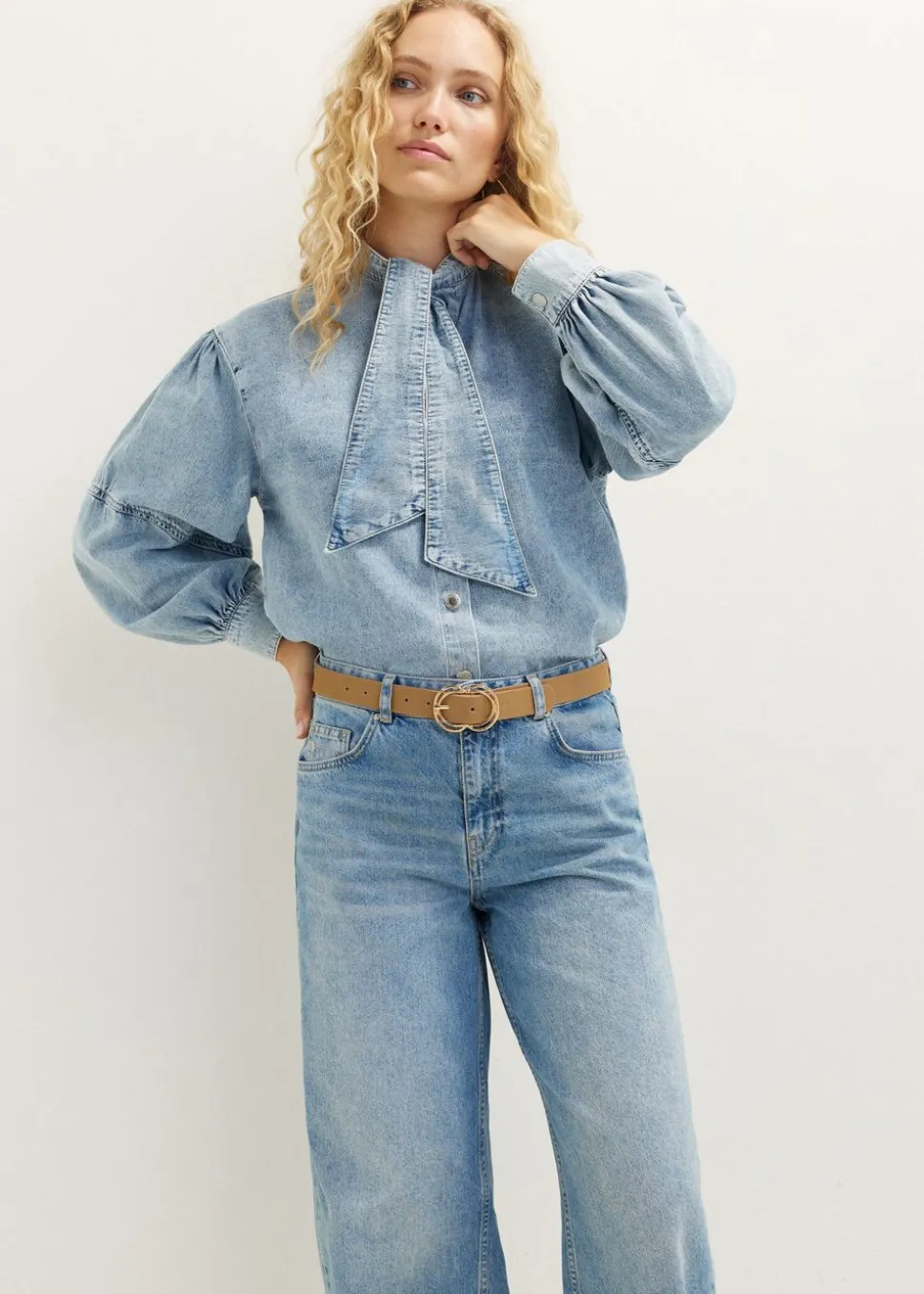 Denim blouse met strik
