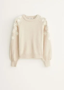 Gebreide trui met bloemen
