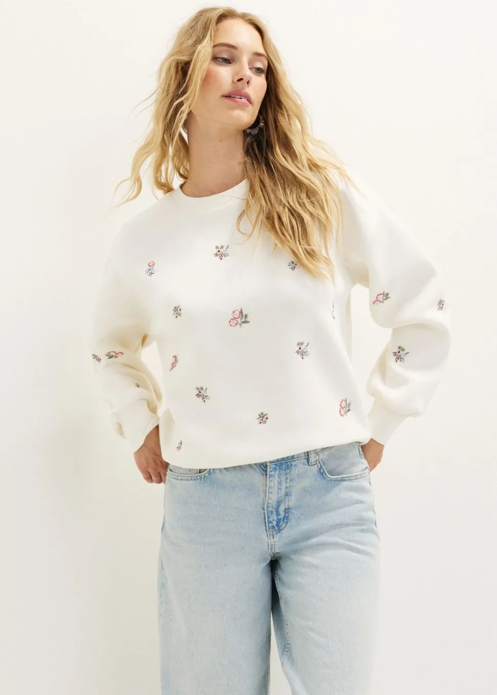 Sweater met bloem embroidery