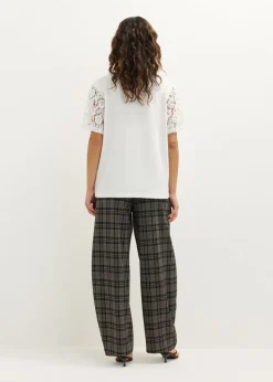 T-shirt met crochet mouwen