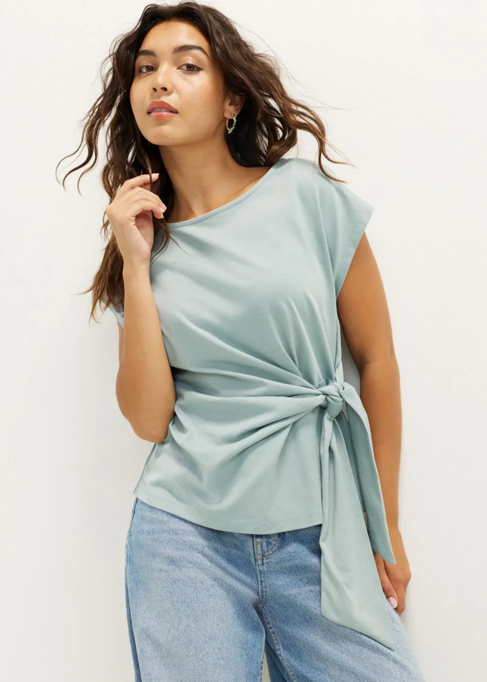 T-shirt met knoopdetail