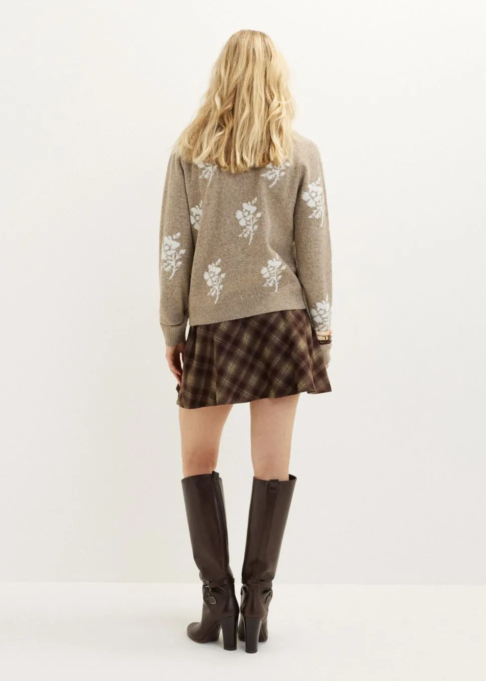 Vest met geborduurde bloemen